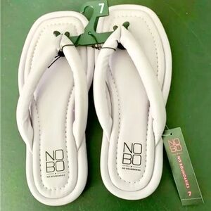 New No Boundaries sandals woman’s size 7 light violet purple color shoes